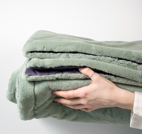 Новинка от STENOVA HOME: меховой плед OLIVE GREEN
